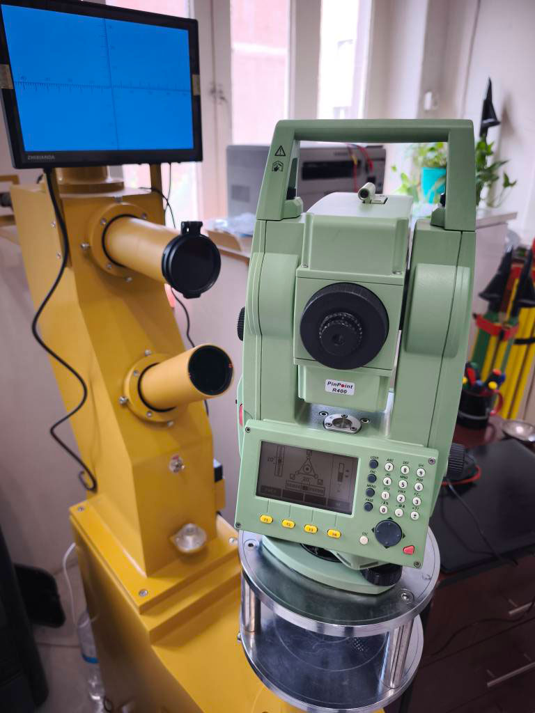 TCR805 POWER- لیزردار – توتال استیشن لایکا